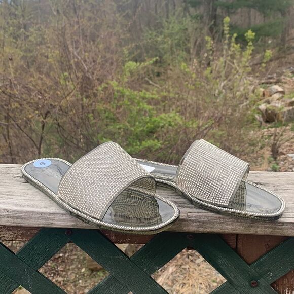 🔥5/20🔥 Olivia Miller Barleycore Jelly Sandals Sz 9 NWT - Picture 1 of 8